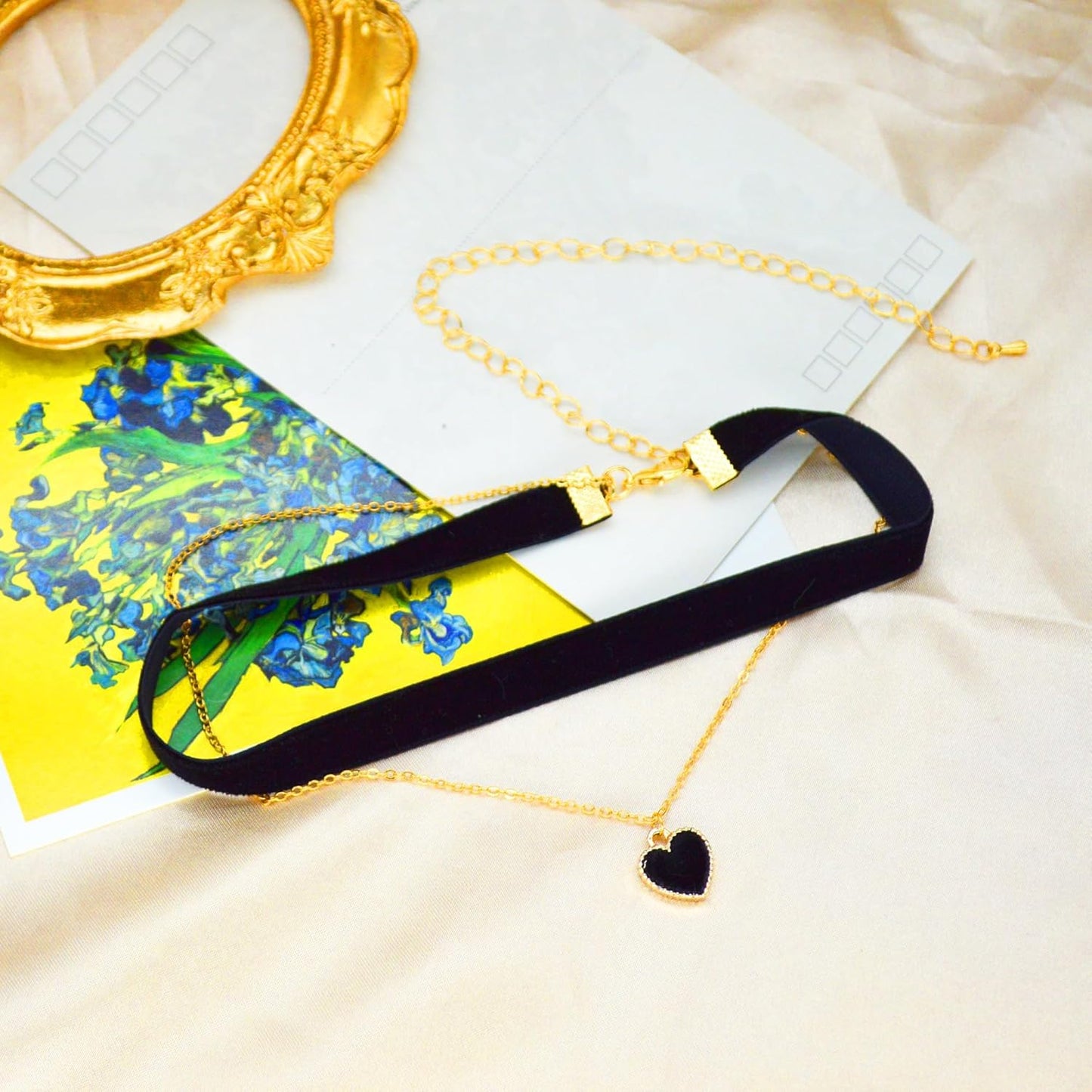 Heart Necklace Adjustable Red Choker Classic Collar Necklaces for Women and Girls Velvet Chocker Necklace