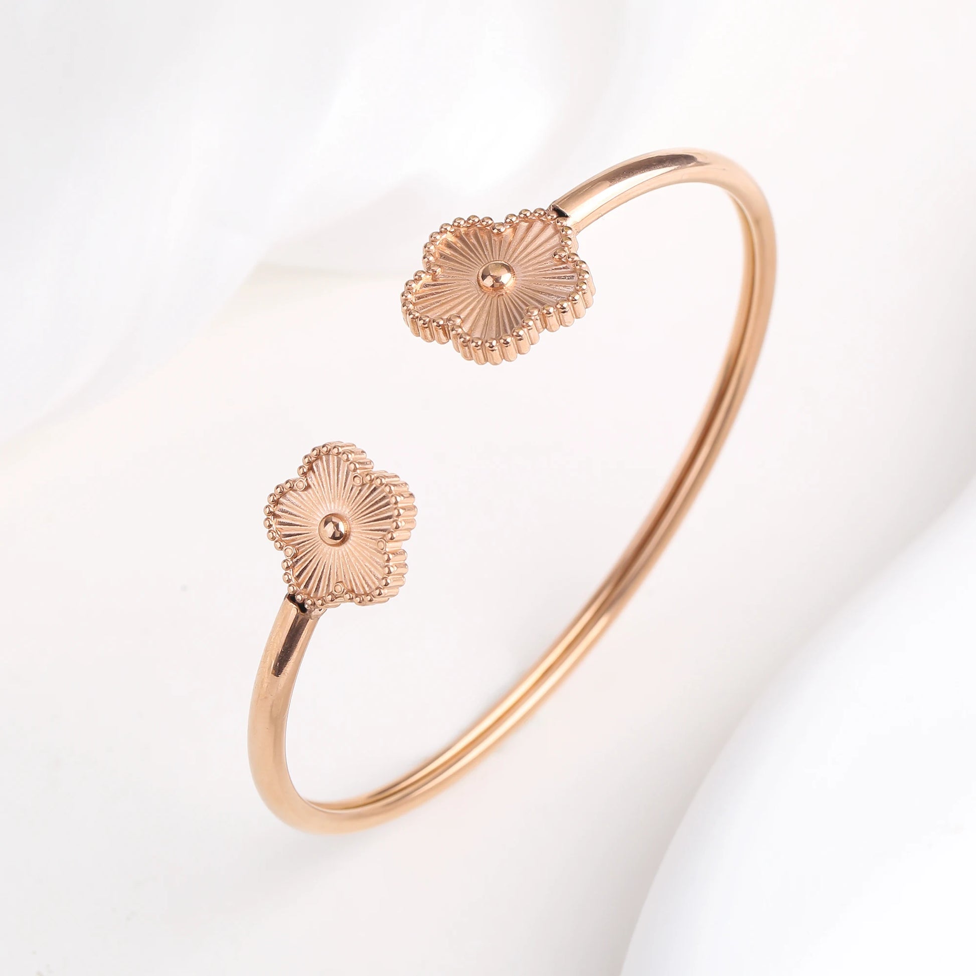 Trend Clover Bracelet for Women Girls 14K Gold Plated Stainless Steel Five Leaf Flower Dainty Lucky Link Bracelets Party Jewelry