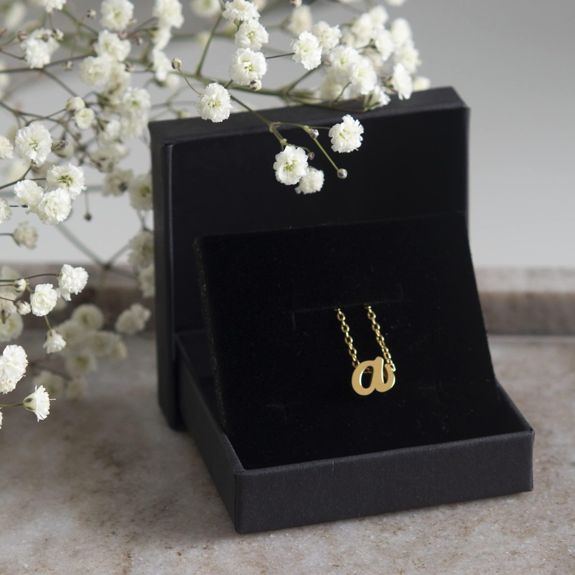 SIGONNA Initial Necklaces for Women 18K Gold Plated Pendant Chain Personalized Letter Necklace a Z Dainty Gold Choker Necklaces Necklaces for Teen Girls Girls Womens Necklaces