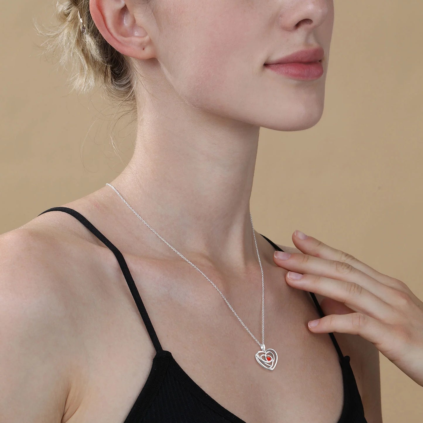 18K White Gold Plated Love Heart Necklaces for Women Mom S925 Sterling Silver January Birthstone Necklaces with Red Garnet Love Pendant Necklace Wedding Birthday Jewelry Gifts for Her