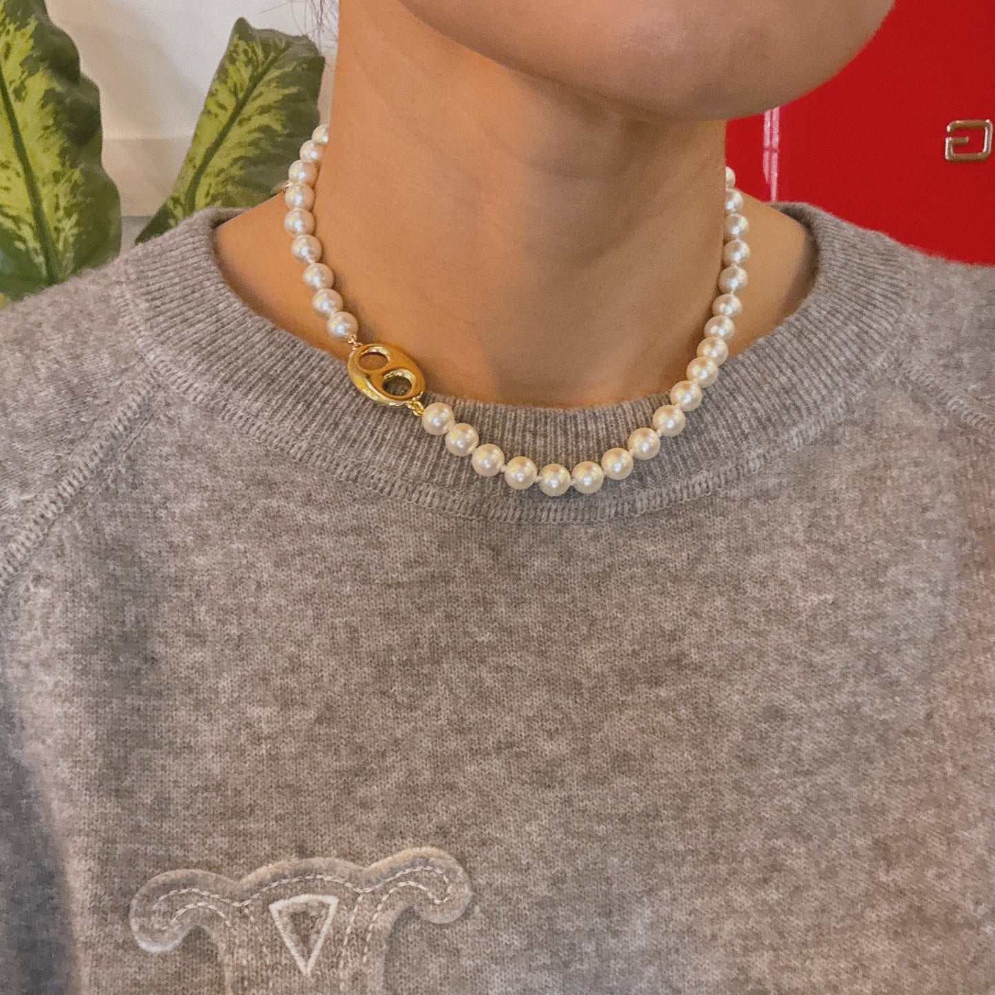 Elegance in Harness Pearl Necklace