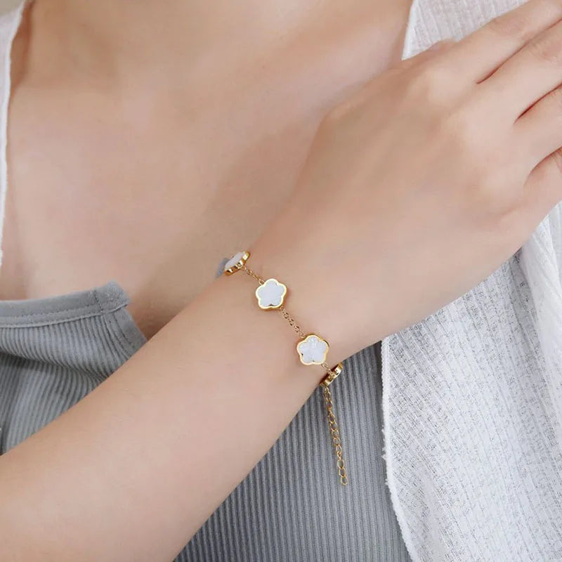 Y2K Plant Clover Flower Charm Stainless Steel Bracelets for Women Five Leaves Bracelet Gold Color Hand Chains Girls Wristband