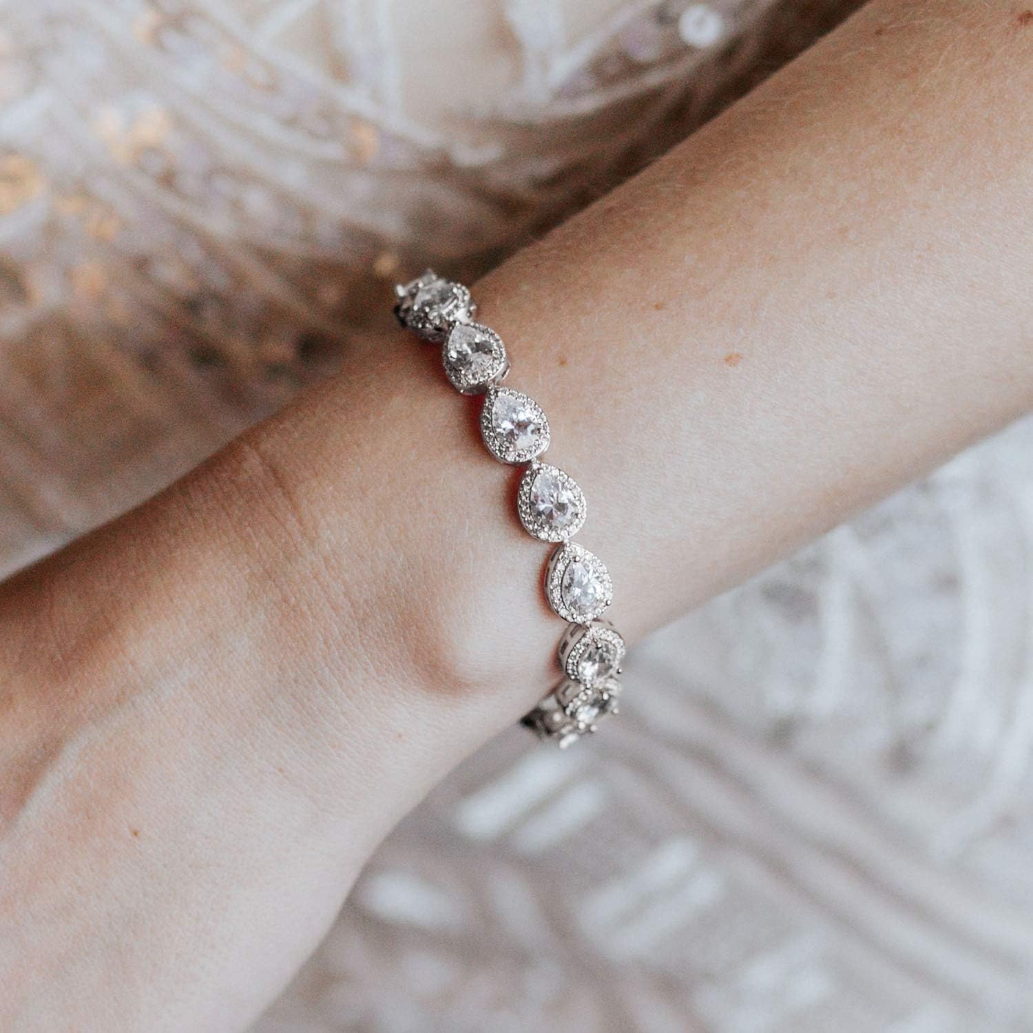 Teardrop Wedding Bridal Bracelets for Brides, Crystal Rhinestone Cubic Zirconia Tennis Bracelets for Women Prom, Bridal Jewelry