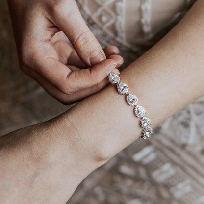 Teardrop Wedding Bridal Bracelets for Brides, Crystal Rhinestone Cubic Zirconia Tennis Bracelets for Women Prom, Bridal Jewelry