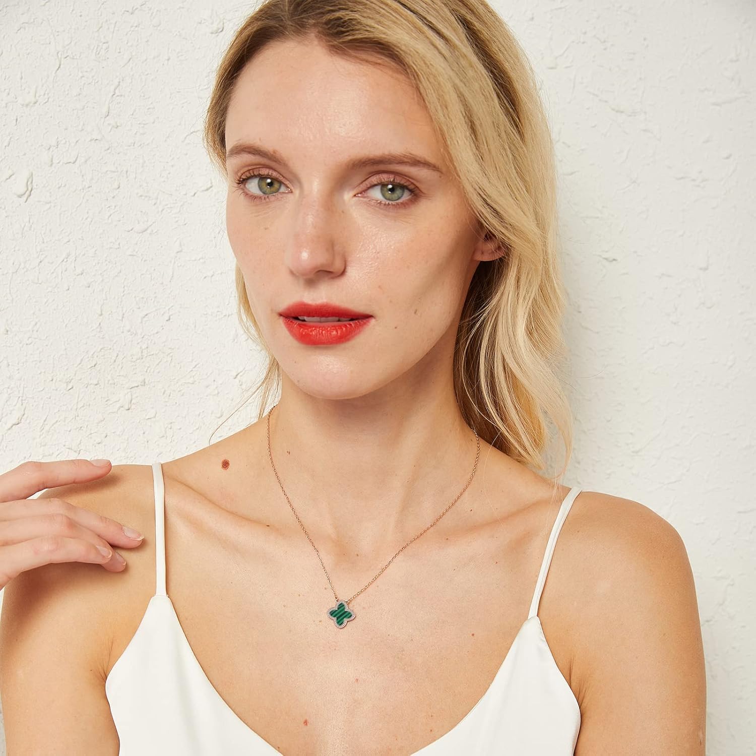 Dainty Lucky Clover Necklace 14K Gold Plated Four Leaf Clover Necklace for Women, Simple Necklace Jewelry for Girls Teen