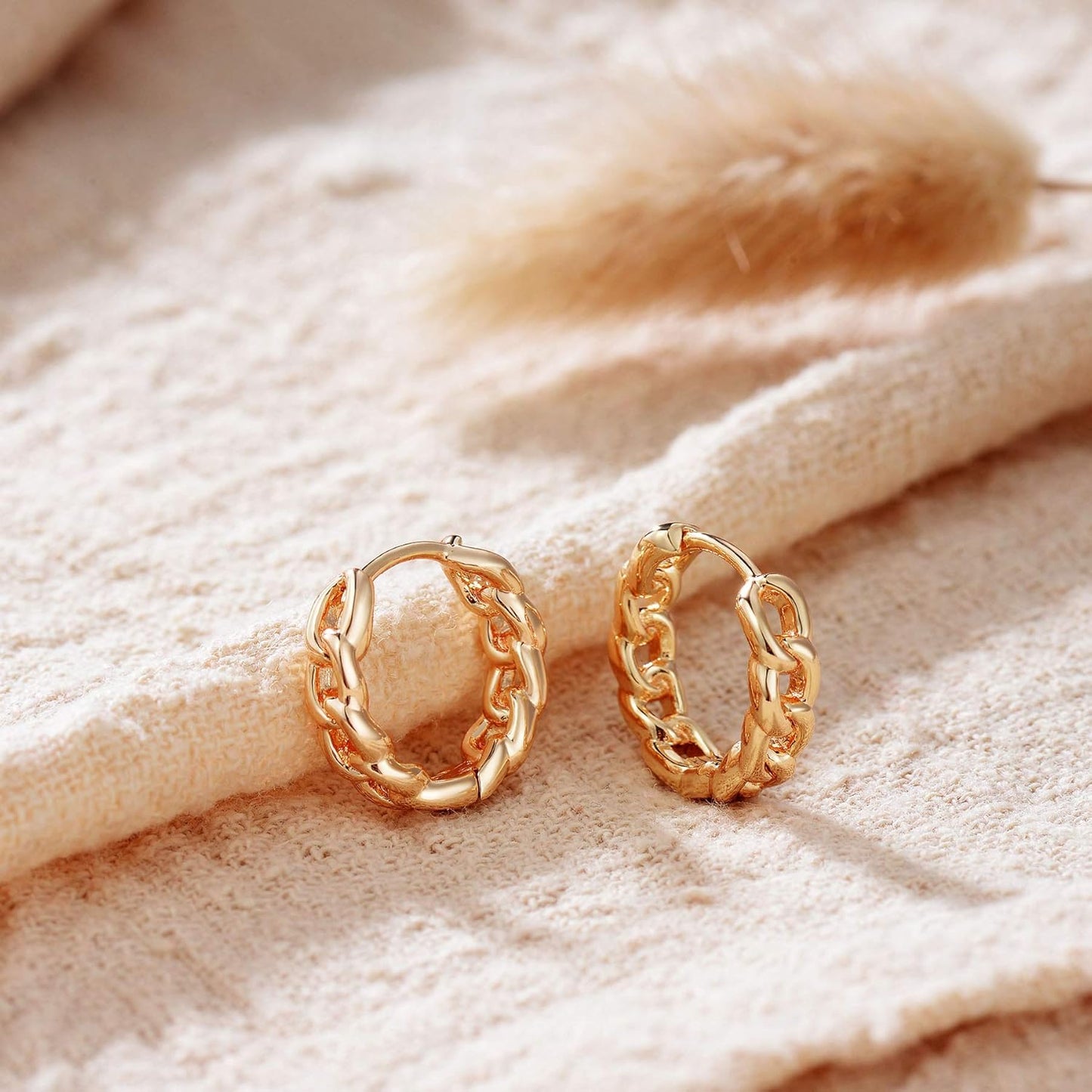 Gold Hoop Earrings for Women 18K Gold Plated Huggie Earrings Handmade Simple Minimalism Hoop Hypoallergenic Earrings for Everyday Jewelry