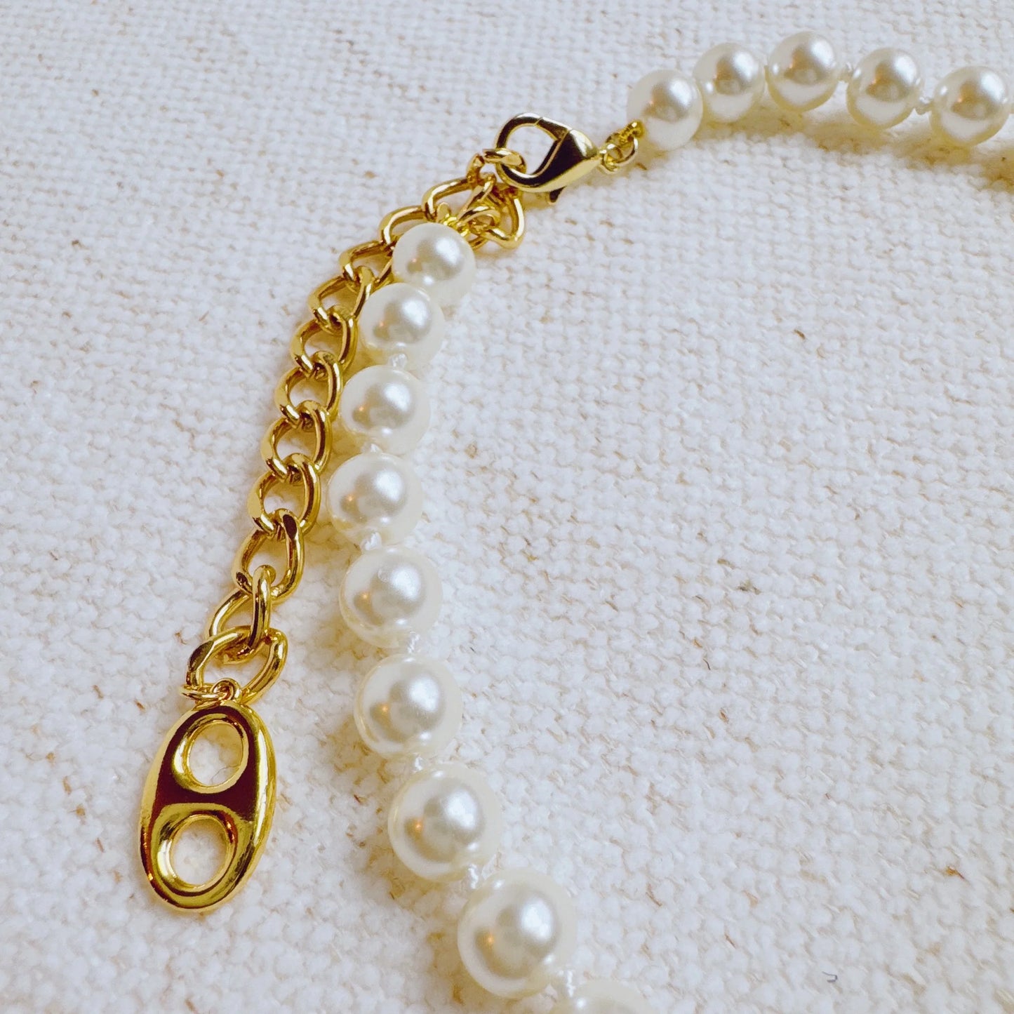 Elegance in Harness Pearl Necklace