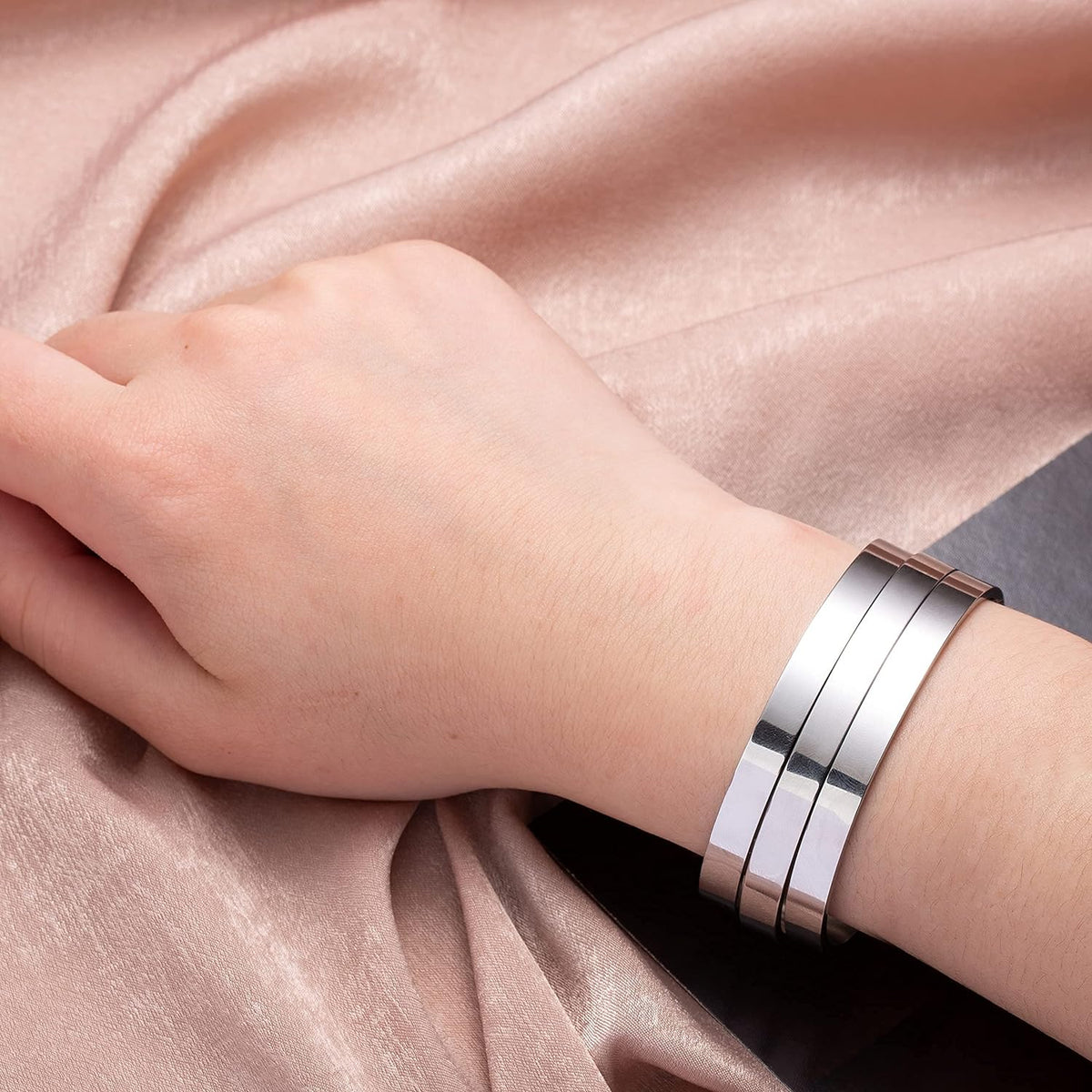 Thank You Gifts Be Brave Inspiring Encouraging Gift for Women Metal Jewelry for Her Birthday Gift Ideas Personalized Engraved Stainless Steel Cuff Bracelet for Christmas Graduation