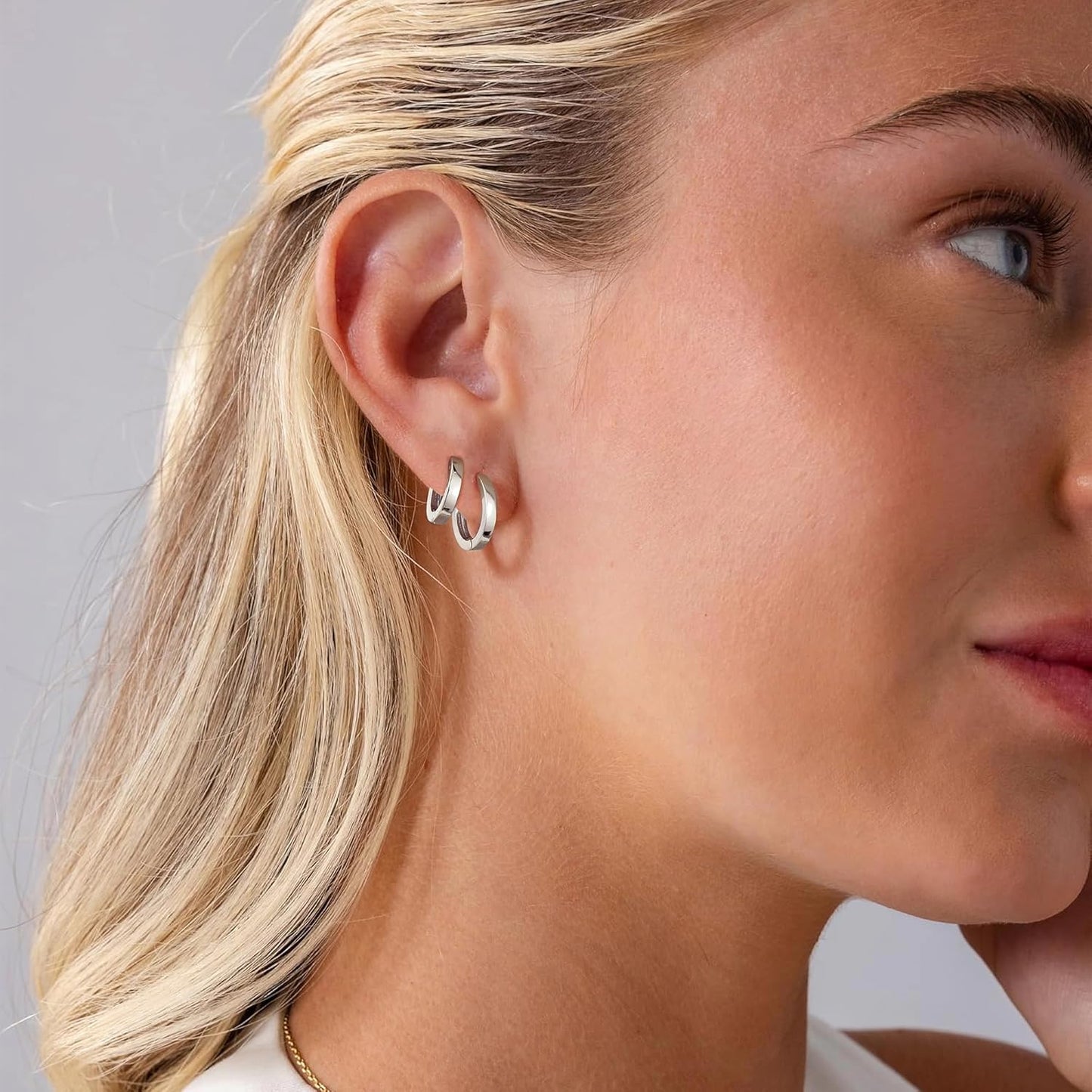 3 Pairs Small Hoop Earrings Set for Women, 14K Gold Plated Huggie Hoop Earrings for Men, Tiny Cartilage Hypoallergenic Earring Set