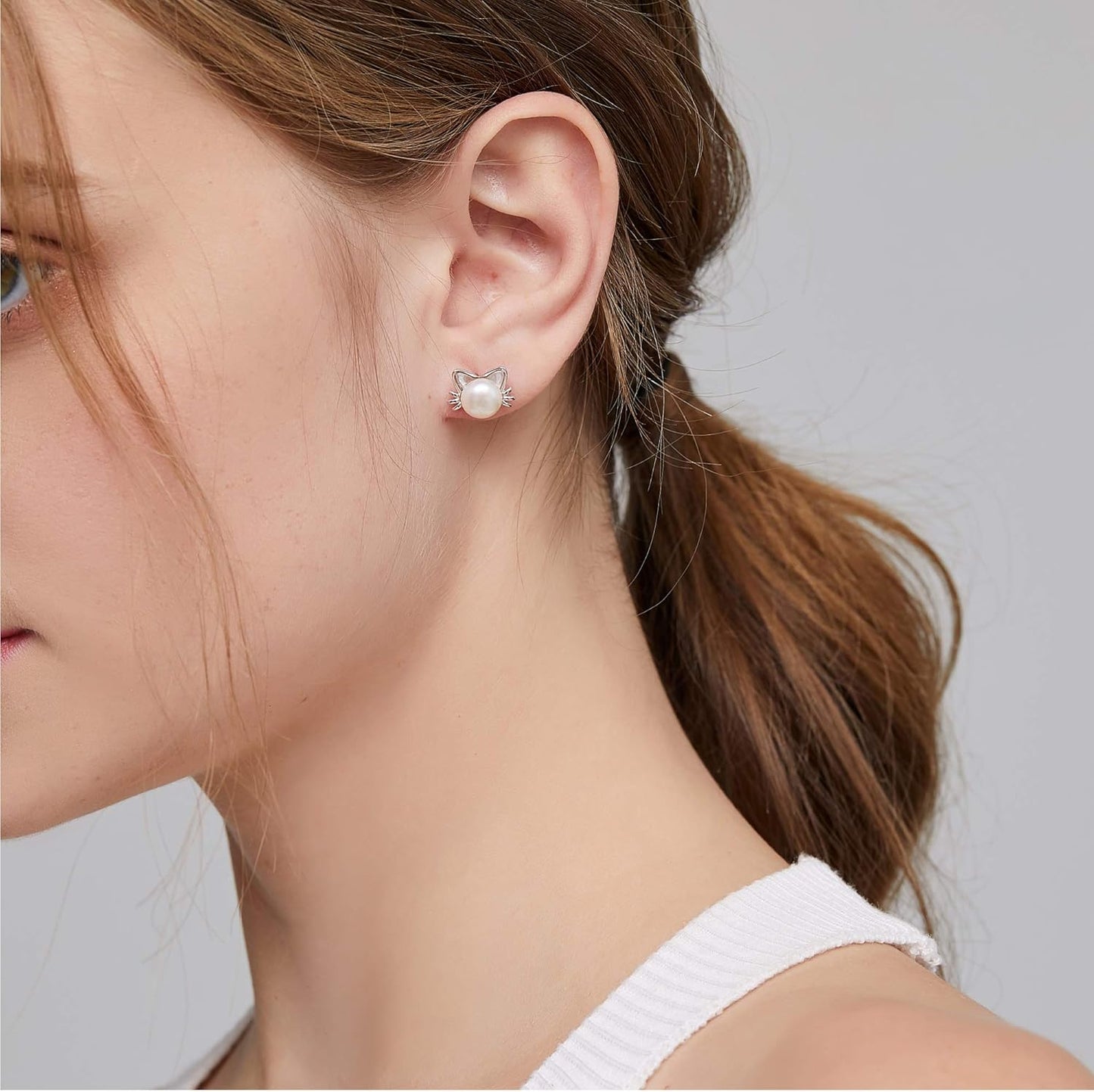 18K White Gold Plated Cat Pearl Stud Earrings for Women 925 Sterling Silver Cat Earrings Freshwater Pearl Cat Stud Earrings Pearl Jewelry 7.5MM-8MM