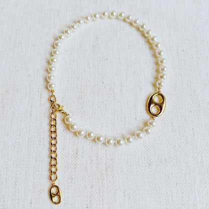 Elegance in Harness Pearl Necklace