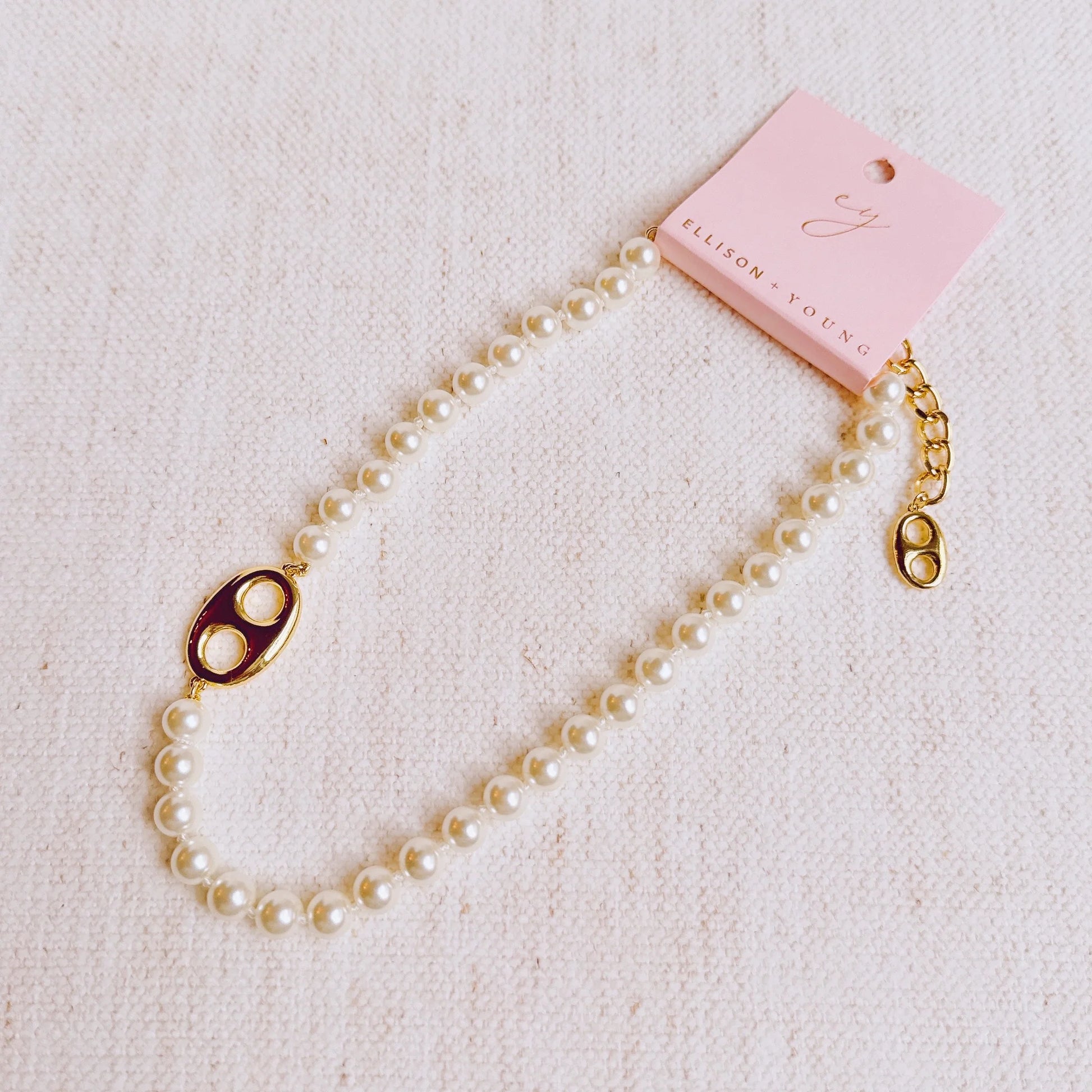 Elegance in Harness Pearl Necklace