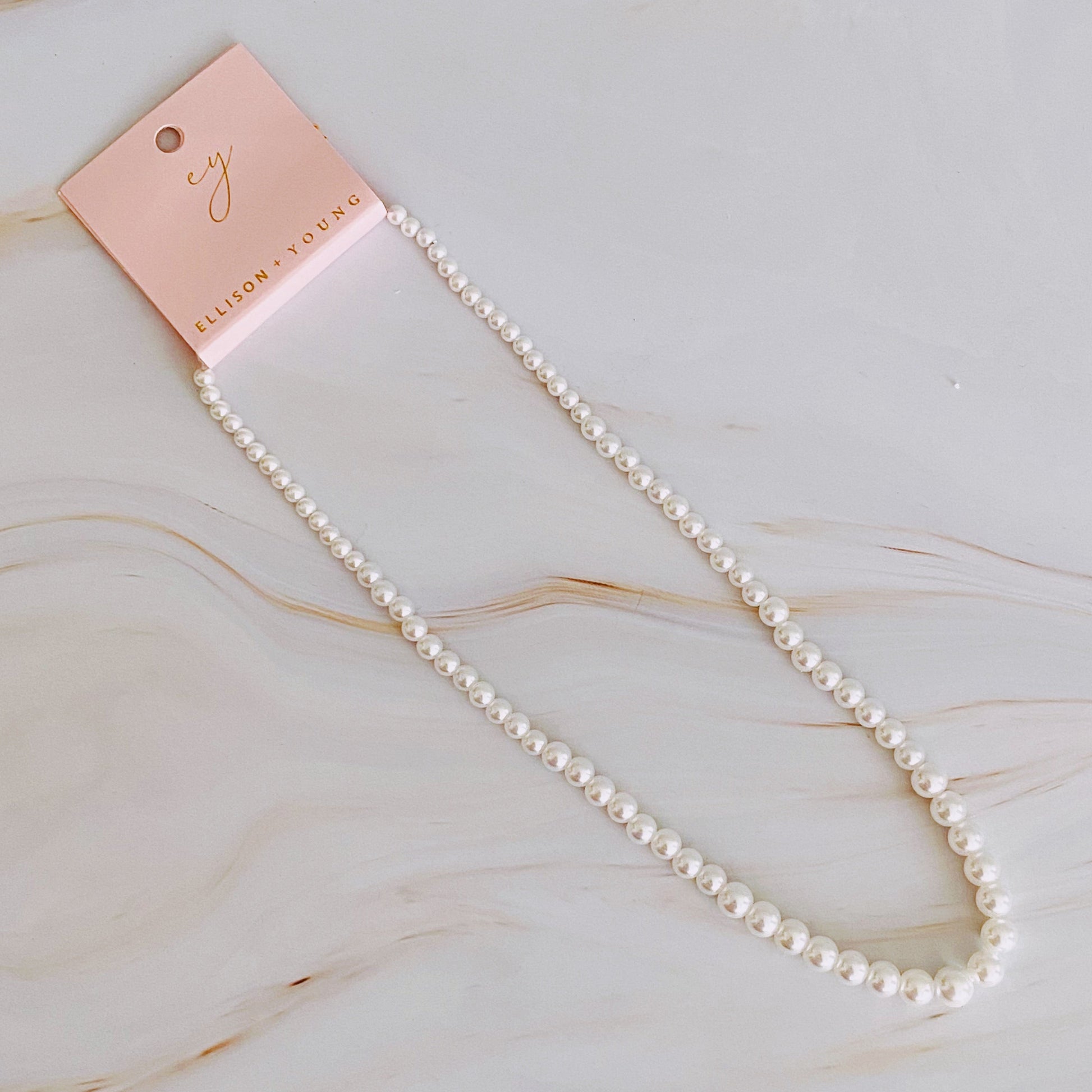 Queen Liz Graduated Pearl Necklace