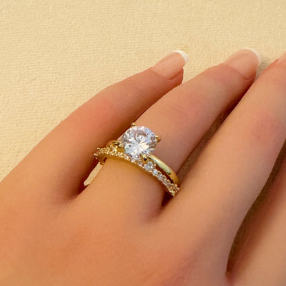 Romantic round Cut Solitaire Ring Set of 2
