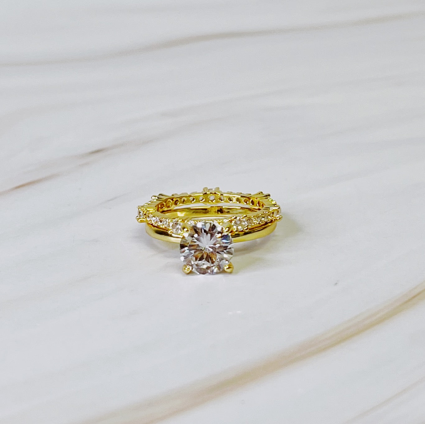 Romantic round Cut Solitaire Ring Set of 2