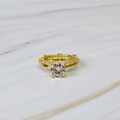 Romantic round Cut Solitaire Ring Set of 2