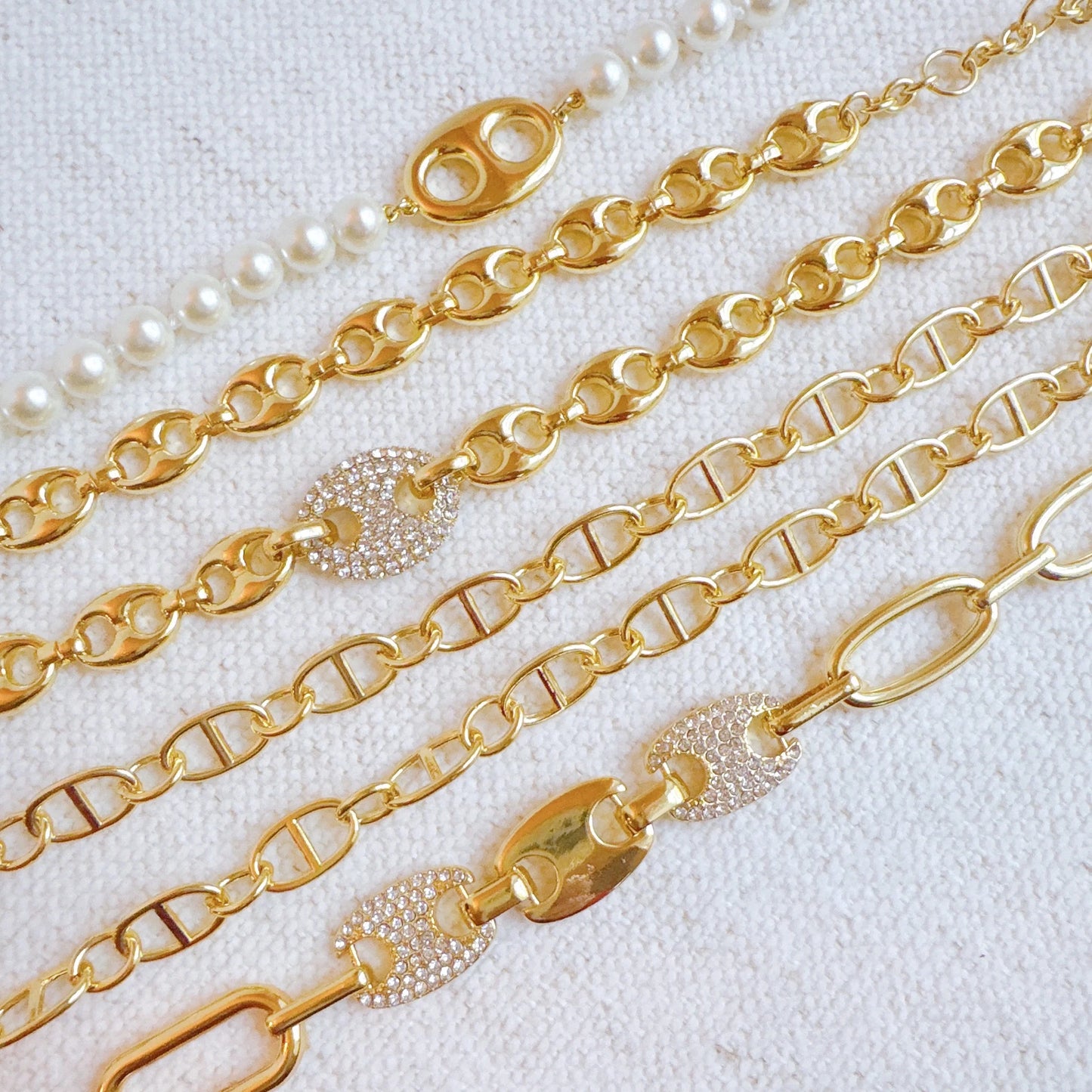 Elegance in Harness Pearl Necklace