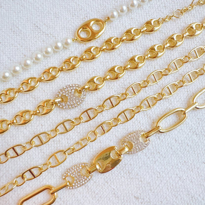 Elegance in Harness Pearl Necklace