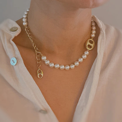 Elegance in Harness Pearl Necklace