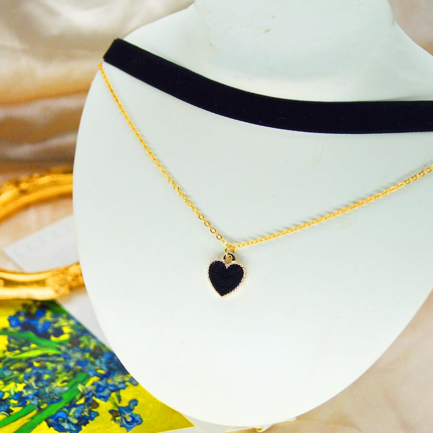 Heart Necklace Adjustable Red Choker Classic Collar Necklaces for Women and Girls Velvet Chocker Necklace
