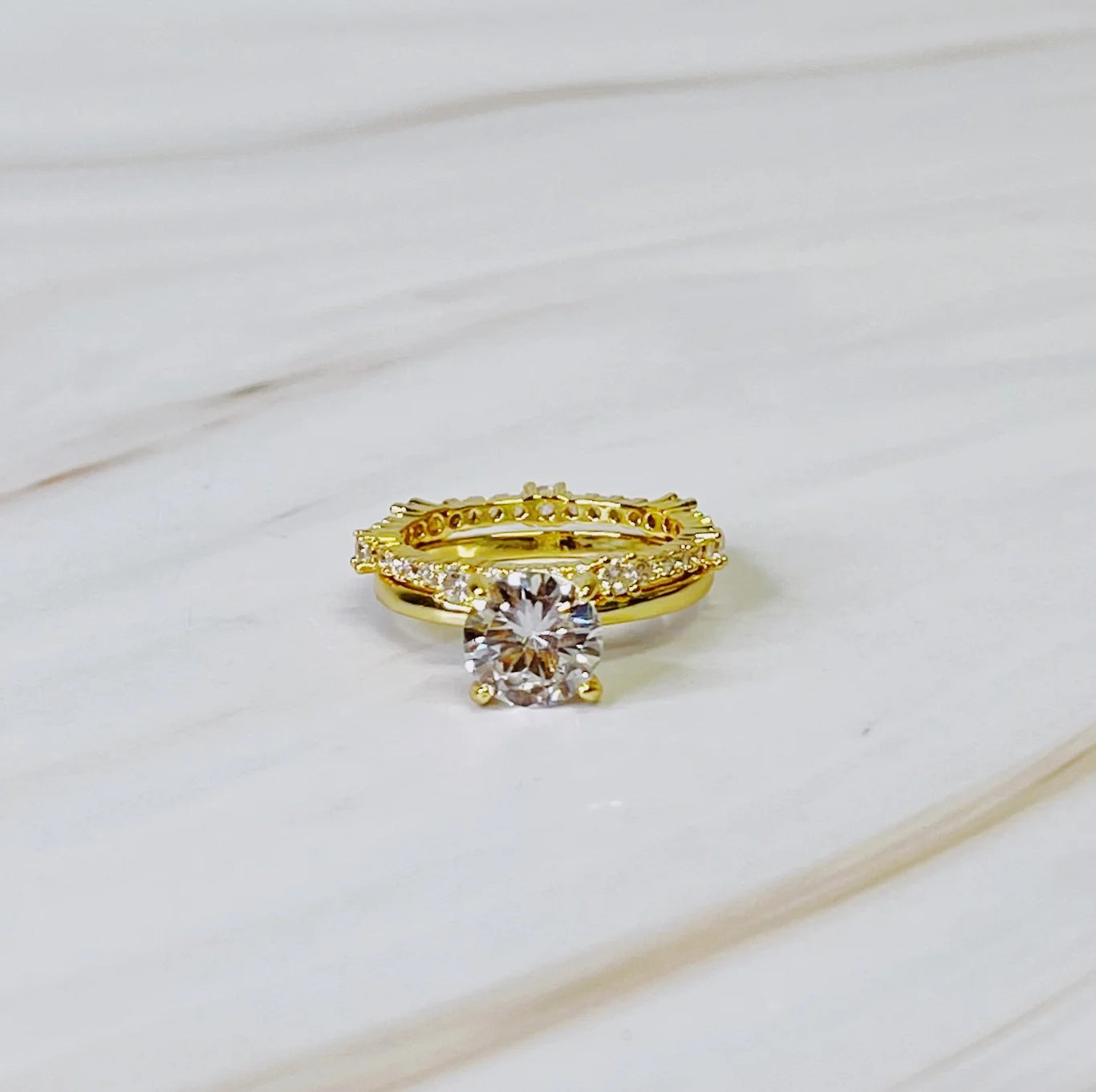 Romantic round Cut Solitaire Ring Set of 2