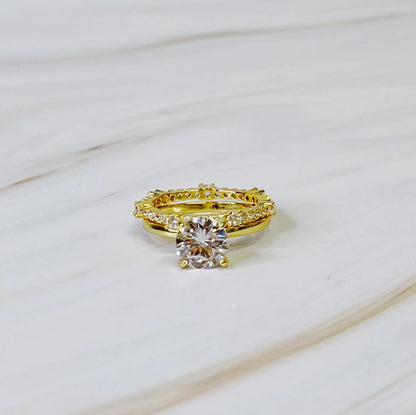 Romantic round Cut Solitaire Ring Set of 2